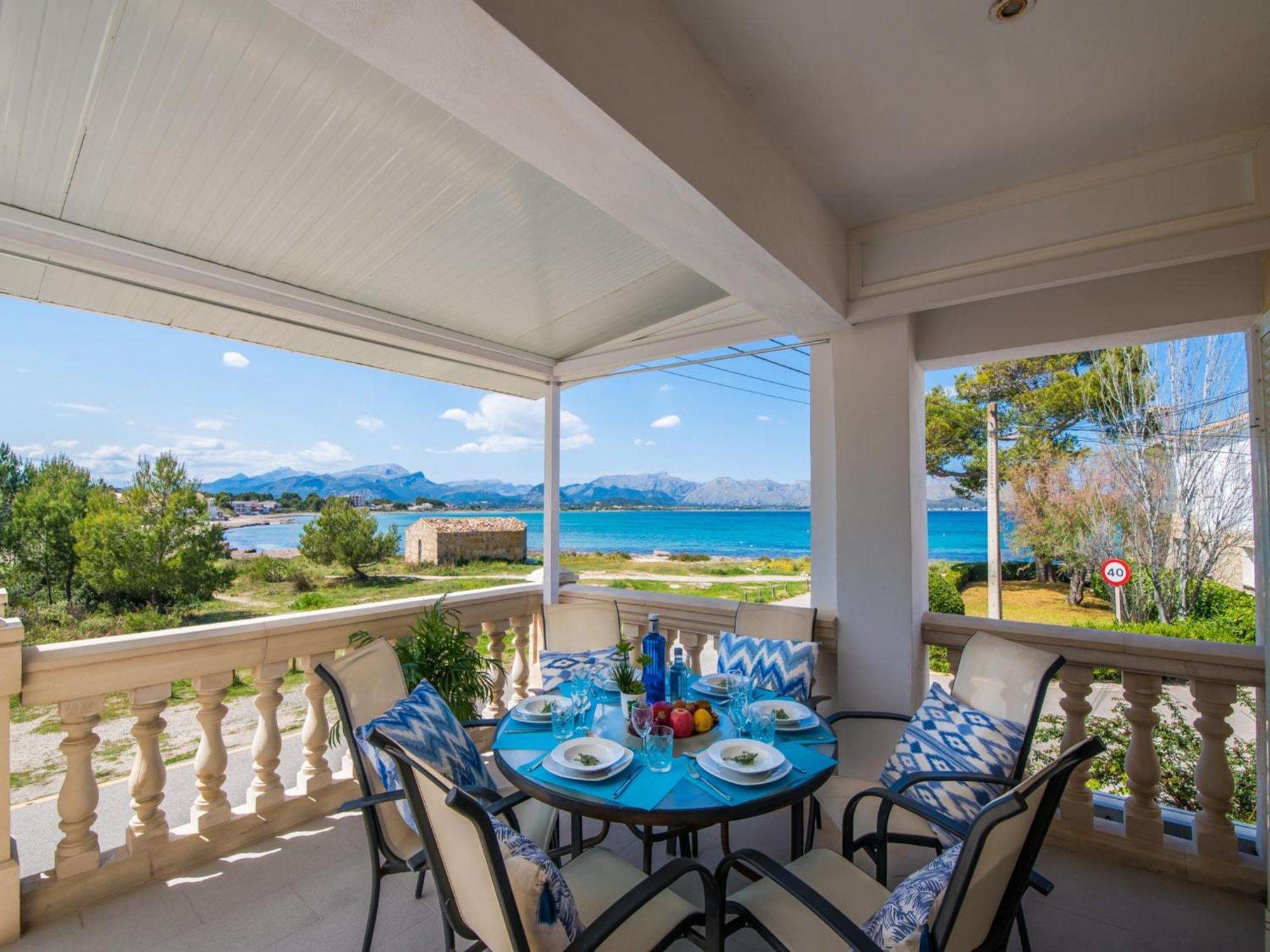 With Views Of The Bay Of Pollenca Apartment *
