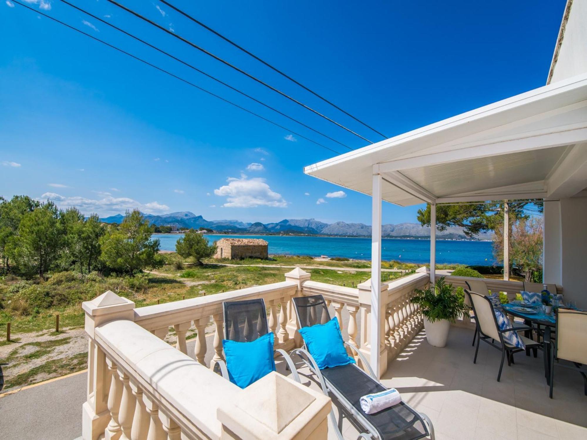 With Views Of The Bay Of Pollenca Apartment *